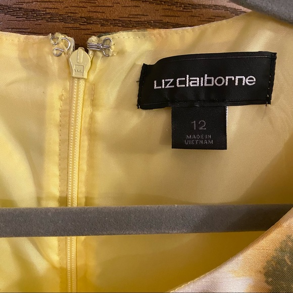 🌼💛 Yellow Floral Dress 🌼💛 - Picture 4 of 5